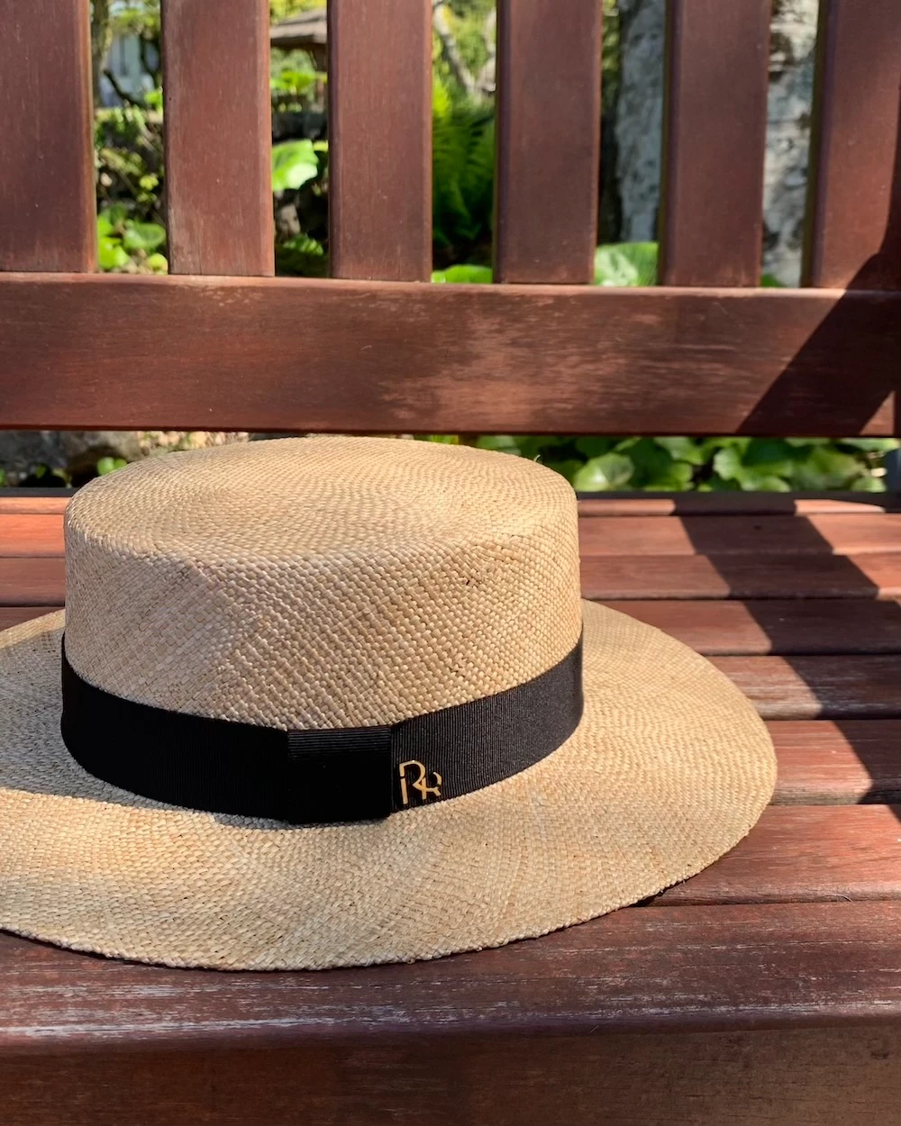 Reveryui bao hat from the group buy